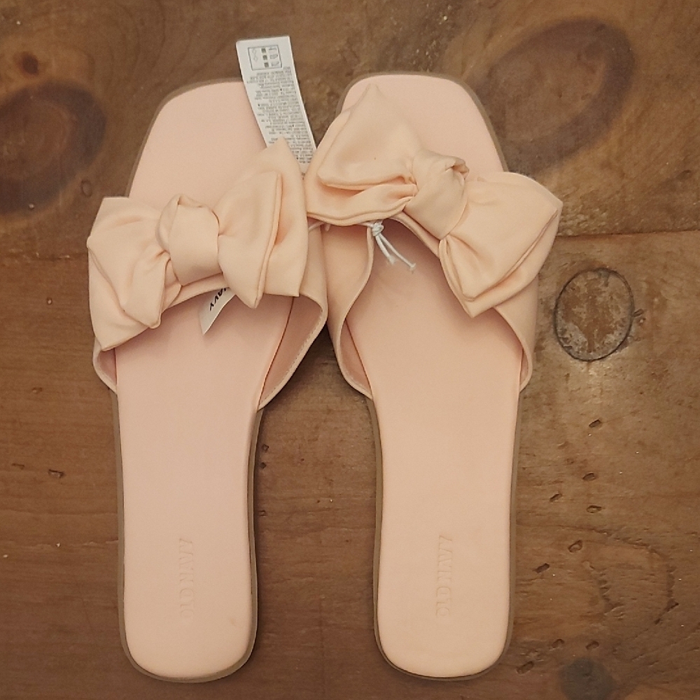 SOLD Women's Pink Slide Sandals